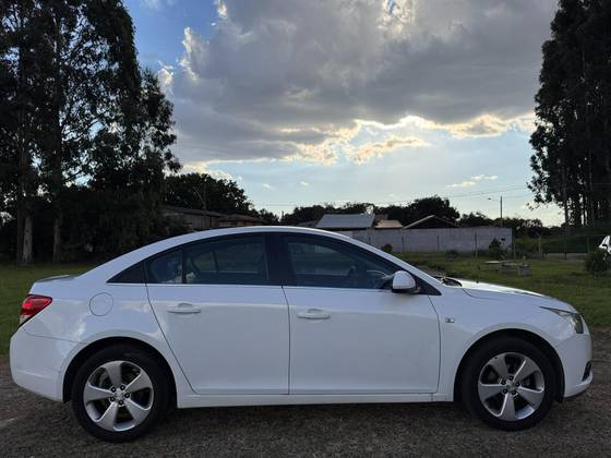 CHEVROLET CRUZE 1.8 LT 16V FLEX 4P AUTOMÁTICO CHEVROLET CRUZE 1.8 LT 16V FLEX 4P AUTOMÁTICO